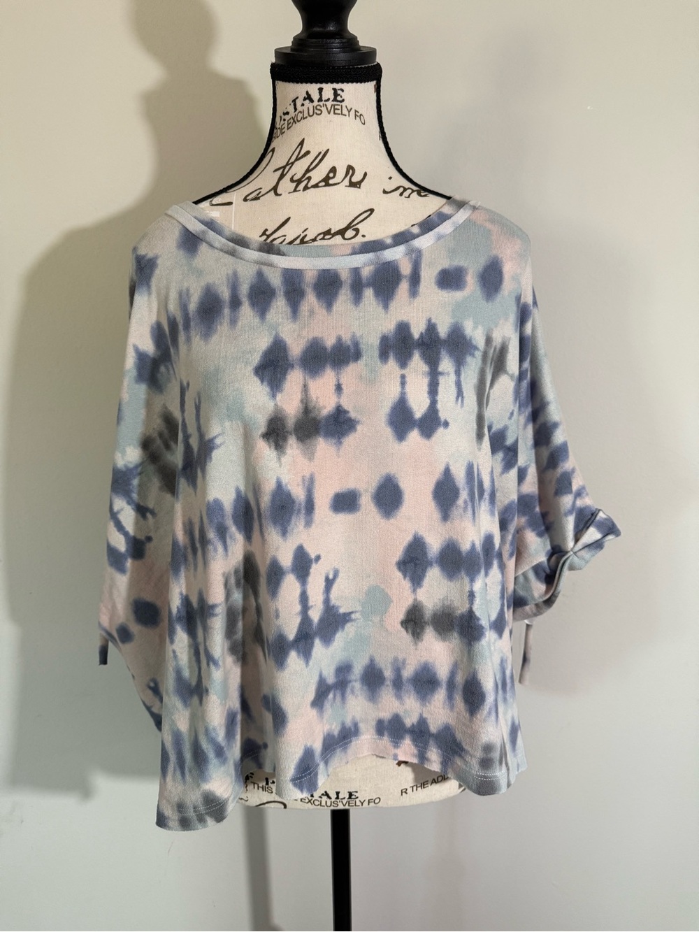 entro Pastel Blue and Light Gray Tie-Dye Short Sleeve Tunic